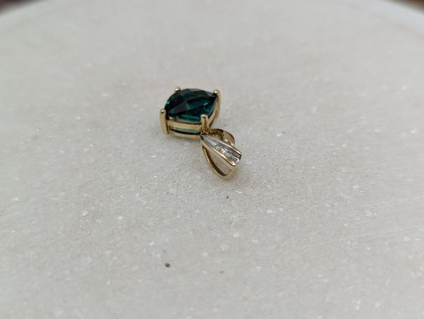 Ladies 9CT Yellow Gold Princess Cut Green Stone Pendant (1.1gms) - BP337964 - Image 4