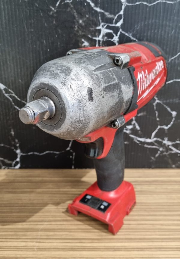 Milwaukee 18V Impact Wrench TW382672 - Image 7