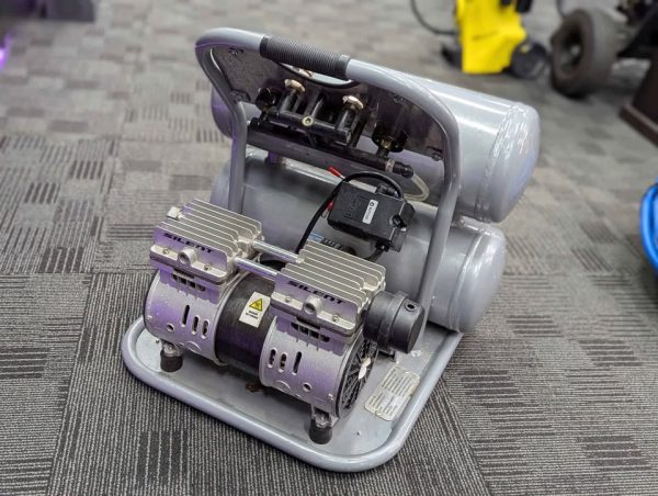 Chicago Hush Air Compressor - BP382322 - Image 3
