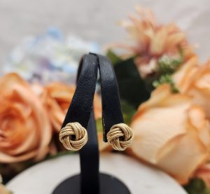 Ladies 9ct Yellow Gold Earrings - IP382940