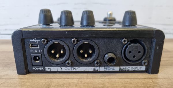TC Helicon Voicetone Vocal Effects Processor TW350586 - Image 7