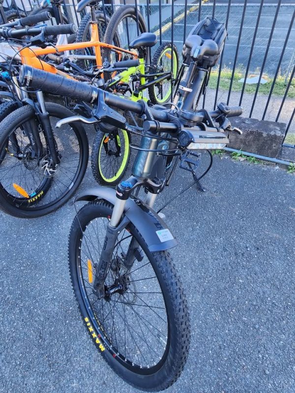GIANT E-BIKE (TALON E+Q COMES WITH KEY AND CHARGER #GN385620 - Image 9
