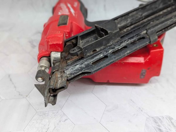 Milwaukee 18V 30°-34° Framing Nailer Skin-Only (M18FFN) - BP384079 - Image 2
