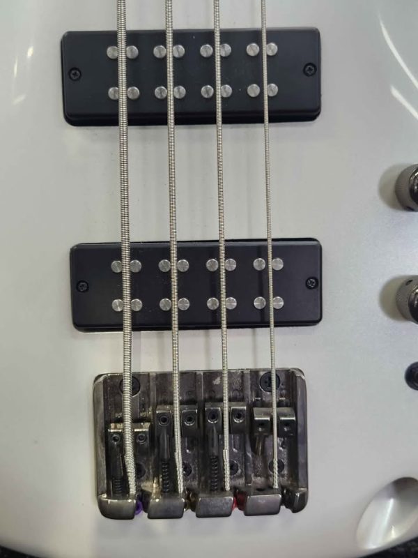 IBANEZ SR300EB BASS GUITAR-WHITE #GN384148 - Image 11