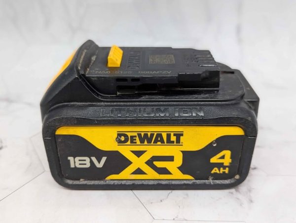 DeWalt 18V XR 4Ah Battery - BP381933 - Image 5