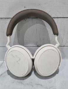 SENNEHEISER MOMENTUM 4 HEADPHONES TW367772