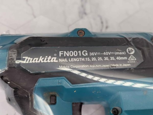 Makita 40V 18 Gauge Brad Nailer w/ 4.0Ah Battery & Charger (FN001GZ) - BP385927 - Image 2