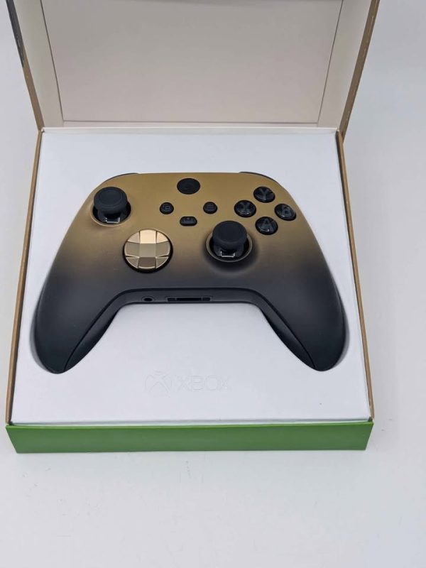 Xbox One Gold Shadow Controller - BL381579 - Image 6