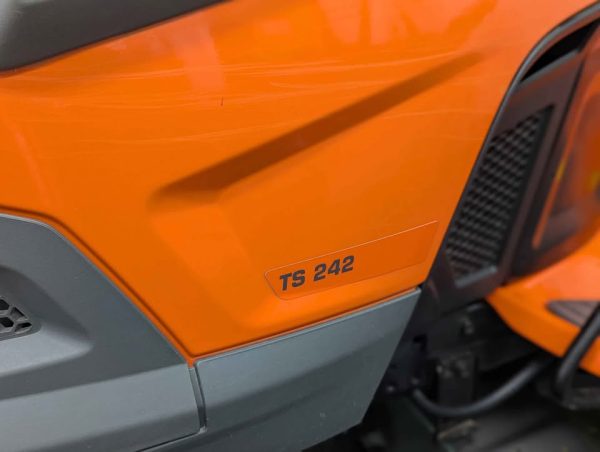 Husqvarna TS242 Ride-On Lawn Tractor - BP383891 - Image 9