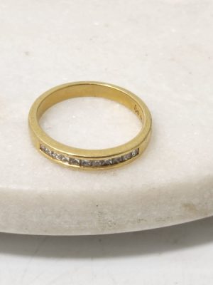18CT YELLOW GOLD RING (SIZE:M) #GN383821