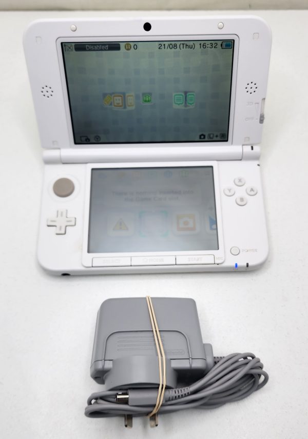 Nintendo 3DS Console and Charger - IP384809 - Image 4