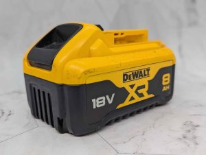 DeWalt 18V XR 8Ah Battery - BP381931