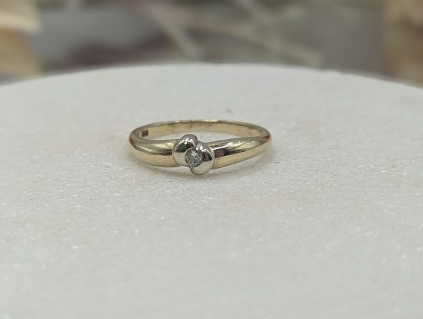 Ladies 9 CT Yellow Gold Clear Stone Ring (1.8gms) - BP323724 - Image 2