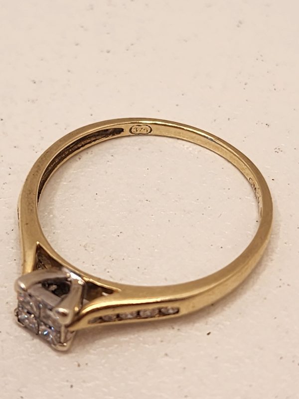 Ladies 9Ct Yellow Gold Illusion Diamond Ring Set - IP344310 - Image 9