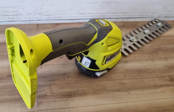 Ryobi 18V Hedge Trimmer TW358711 - Image 10