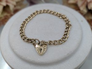 Ladies 9CT Yellow Gold Curb Chain Heart Locket Bracelet (19.56gms) - BP320646