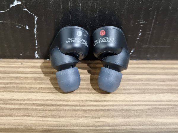 Sony Wireless Noise Cancelling Earbuds TW379877 - Image 7