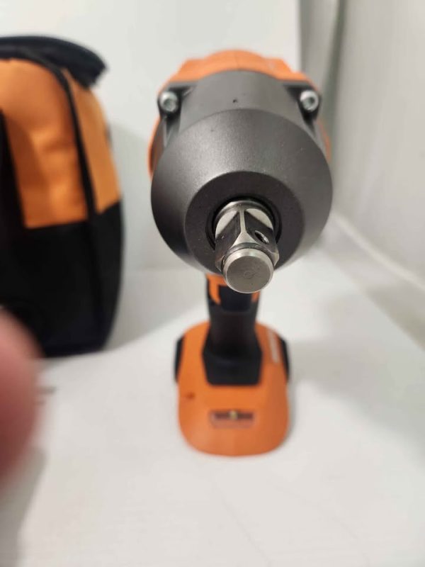 AEG IMPACT WRENCH WITH BATTERY-CHARGER-CARRY BAG #GN384558