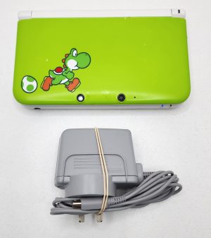 Nintendo 3DS Console and Charger - IP384809