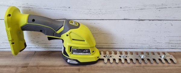 Ryobi 18V Hedge Trimmer TW358711 - Image 8