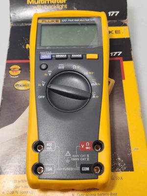 FLUKE MULTIMETER WITH LEADS #GN381909