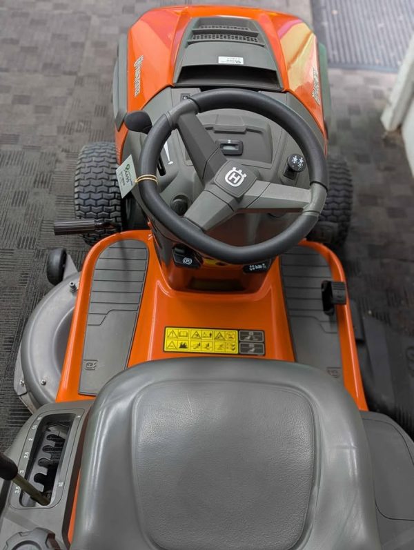 Husqvarna TS242 Ride-On Lawn Tractor - BP383891 - Image 5