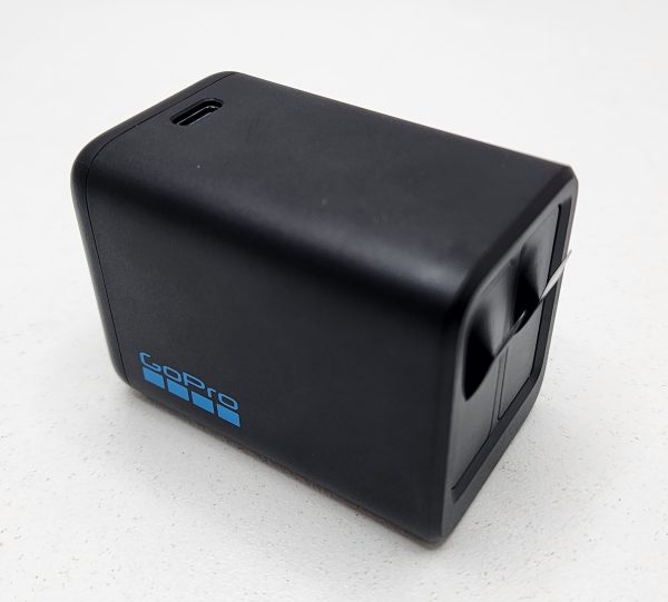 Go Pro Battery Charger and 2 x Batteries - IP381488 - Image 2