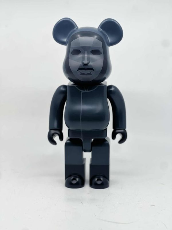 Bearbrick Figurine - SquidGame Frontman - BL384568 - Image 2