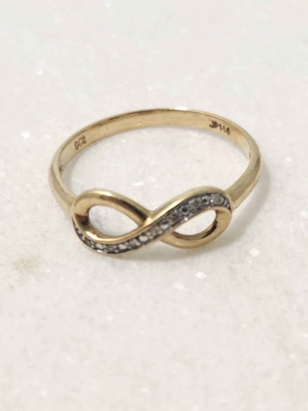 9CT YELLOW GOLD INFINITY RING #GN380018 - Image 2