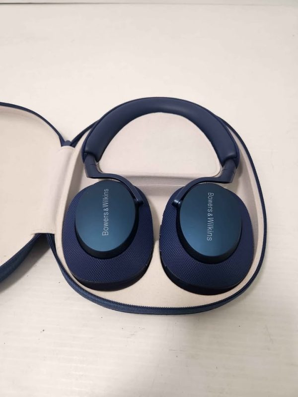 BOWERS AND WILKINS HEADPHONES IN CASE #GN383140