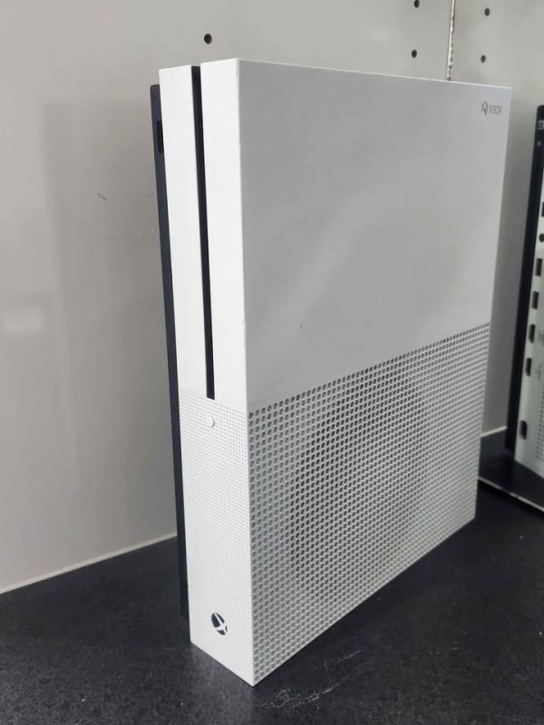 MICOSOFT XBOX ONE S CONSOLE AND ACCESSORIES #GN381154 - Image 5