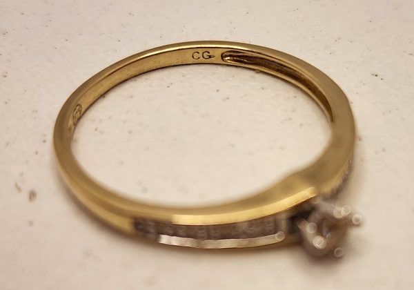 Ladies 9ct Yellow Gold Dimond Bridal Set - IP385381 - Image 2