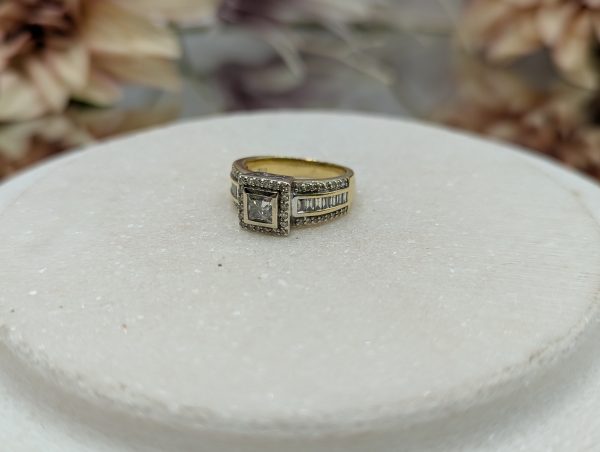 Ladies 18CT Yellow Gold Diamond Ring (7.5gms) - BP323022