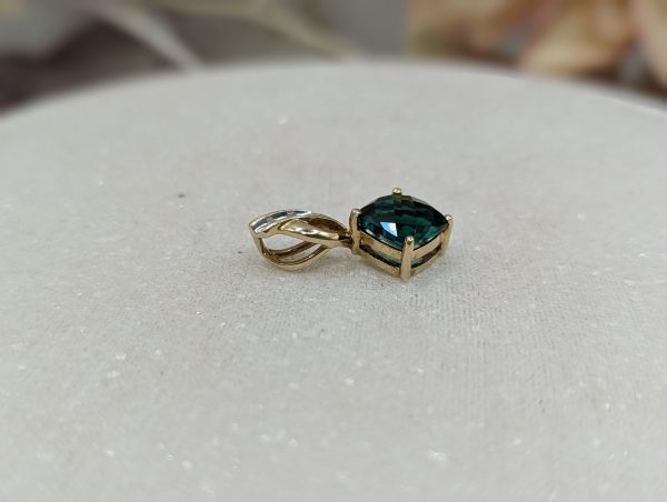 Ladies 9CT Yellow Gold Princess Cut Green Stone Pendant (1.1gms) - BP337964 - Image 3