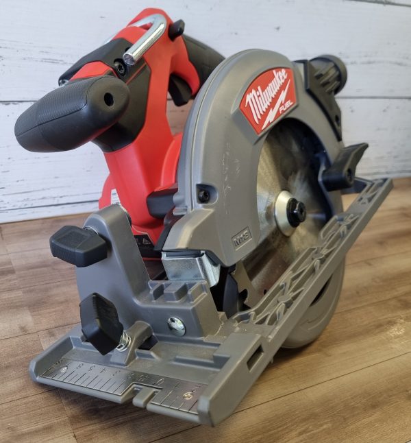 Milwaukee 18V Circular Saw TW379912 - Image 3