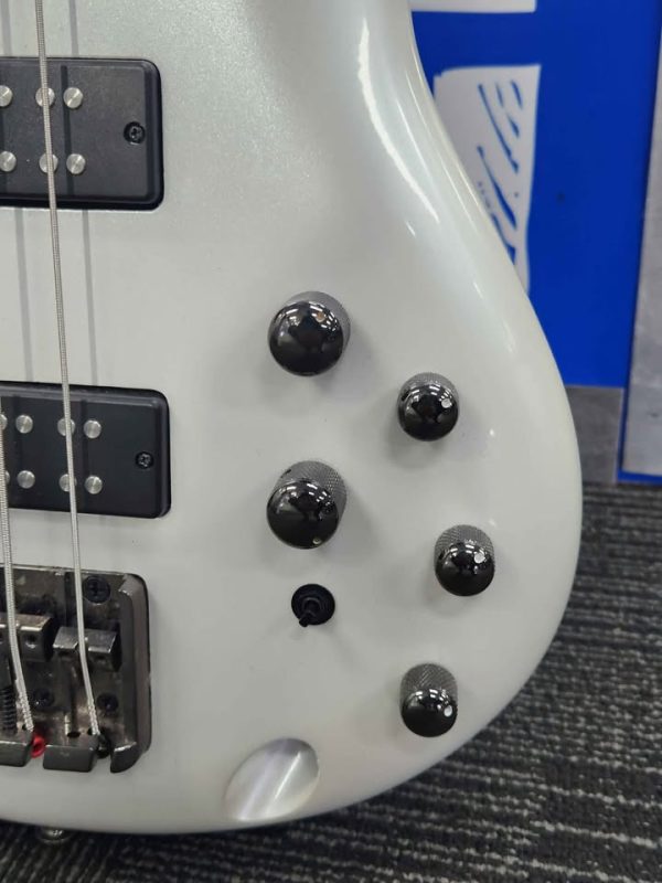 IBANEZ SR300EB BASS GUITAR-WHITE #GN384148 - Image 12