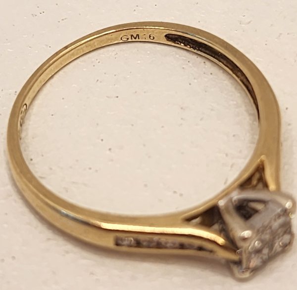 Ladies 9Ct Yellow Gold Illusion Diamond Ring Set - IP344310 - Image 2