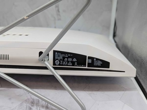 HP Pavilion 24-inch All-In-One Desktop Computer (df0030a) - BP378503 - Image 4