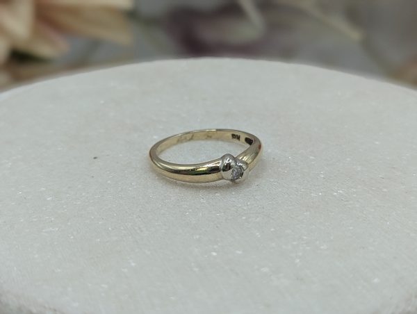 Ladies 9 CT Yellow Gold Clear Stone Ring (1.8gms) - BP323724 - Image 7