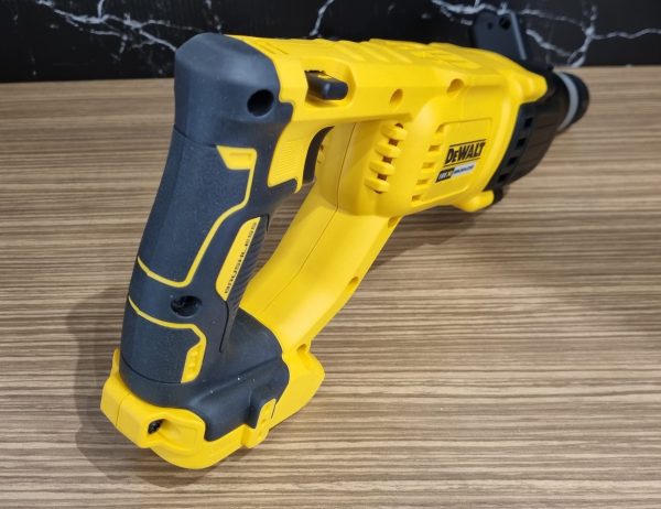 DeWalt 18V Hammer Drill TW382025 - Image 8