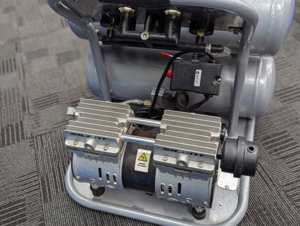 Chicago Hush Air Compressor - BP382322 - Image 4