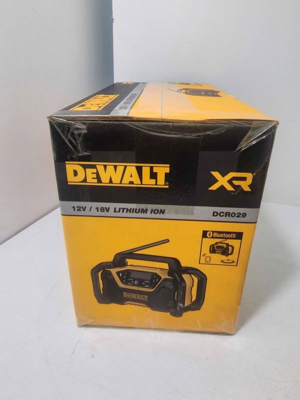 DEWALT RADIO DCR029 IN BOX #GN383592 - Image 2