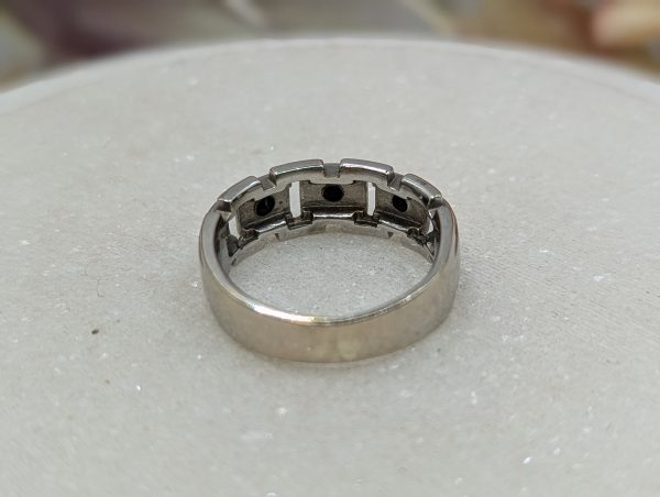 Mens 10CT White Gold and Black Diamond Ring (6.3gms) - BP337554 - Image 4