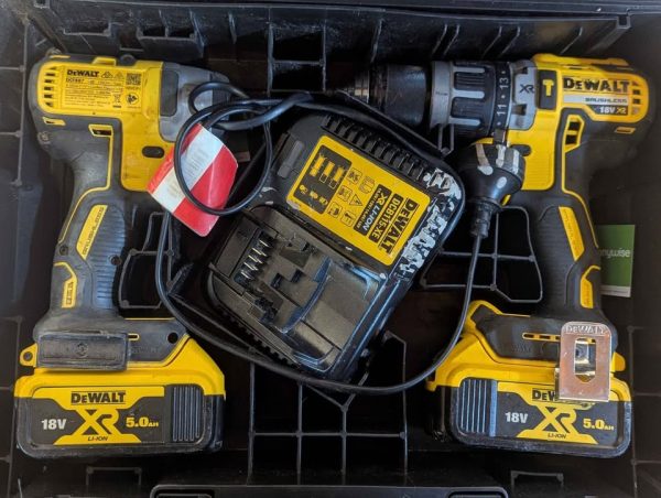 DeWalt Brushless 5.0Ah Drill and Impact Driver Kit (DCK266P2T) - BP385795 - Image 9