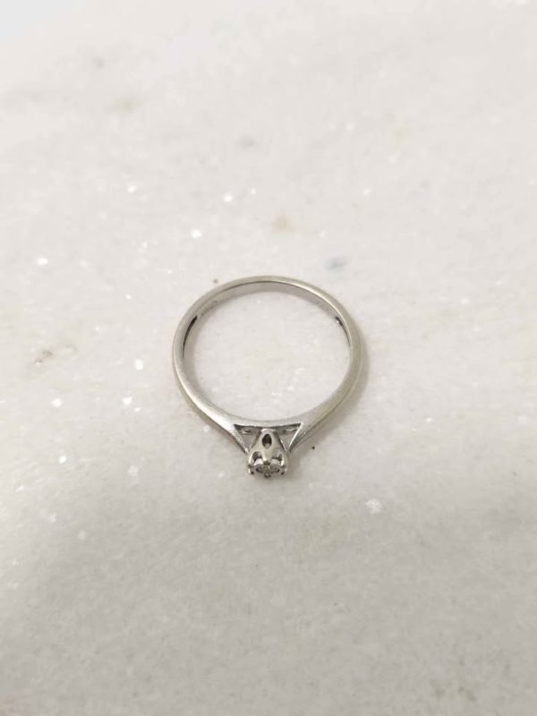 9CT WHITE GOLD RING (SIZE:N) #GN379446RING - Image 2