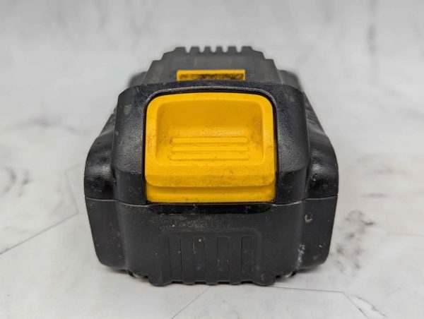 DeWalt 18V XR 4Ah Battery - BP381933 - Image 2