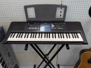 Yamaha PSR-E333 Portable Keyboard w/ Stand - BP381971