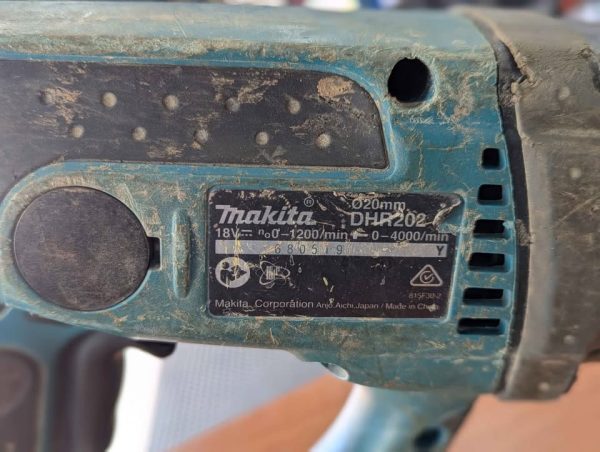 Makita 18V SDS Plus Rotary Hammer Skin-Only (DHR202) - BP345245 - Image 4