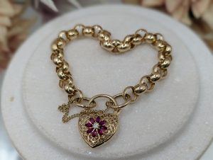 Ladies 9CT Yellow Gold Belcher and Red Stone Heart Locket Bracelet (23.99gms) - BP336070