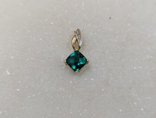 Ladies 9CT Yellow Gold Princess Cut Green Stone Pendant (1.1gms) - BP337964 - Image 2